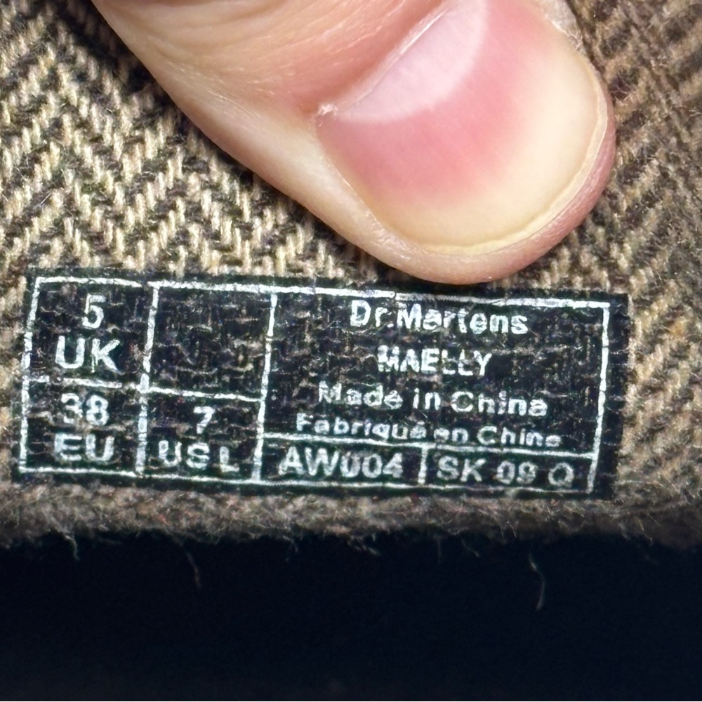 Dr. Martens Women’s Maelly padded collar brown lace up boots size 7 - Picture 11 of 11